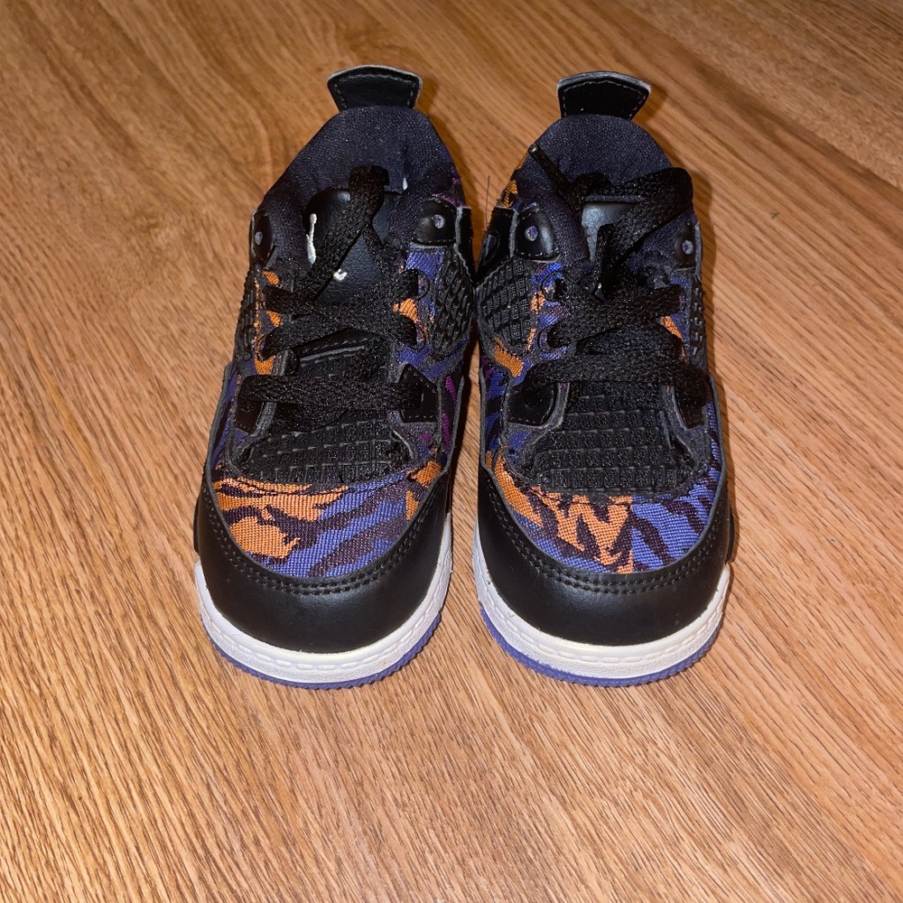 Toddler Retro Jordan sz 6c
